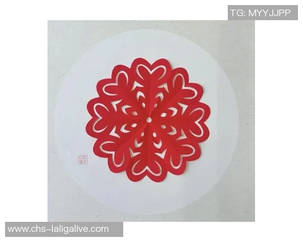 足球剪纸艺术的魅力与传承探索在传统文化中的创新表现